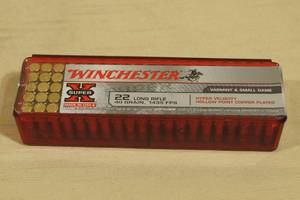 lot 14 image: 100 Winchester Super-X .22 LR 40 Gr Copper Plated HP Ammo