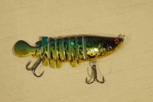 lot 51 image: Unused Large Jointed Fishing Lure - Over 4 Long