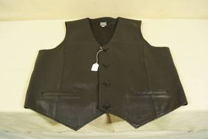 lot 45 image: Wilsons Black Leather Vest - XXL