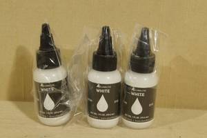 lot 105 image: Alumilite White Resin Pigment Dye