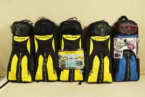 lot 79 image: 5 US Divers Snorkel Sets