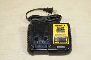 lot 147 image: DeWalt DCB112 12v20v Max Lithium Ion Battery Charger