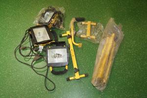 lot 148 image: Portable Worklights and Stands