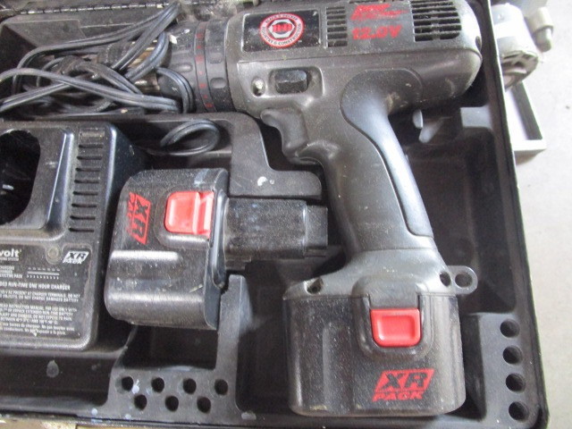 BLACK & DECKER CLONE SERIES CORDLESS DRILL KIT