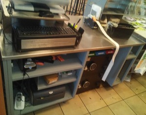 Service Counter (see pictures for Details)