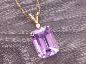 Dazzling 1.00 Carat Amethyst and Diamond Necklace in 14k Yellow Gold