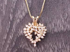 Heart Cluster Necklace and Chain With Cubic Zirconium in 14k Gold