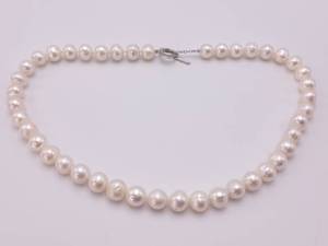 Gorgeous 10mm White Pearl Necklace with Heart Shaped Clasp