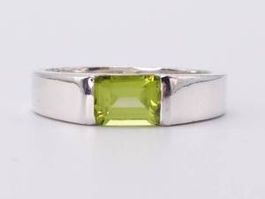 Honeydew Peridot Modernist Silver Ring