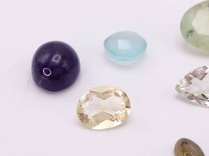 30 Carats of Mixed Gemstones - Opal, Topaz, Amethyst, etc.
