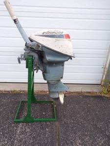 9.5 Evinrude Outboard Motor STAND NOT INCLUDED