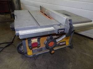 Ryobi Table Saw Consignor states blade has vibration