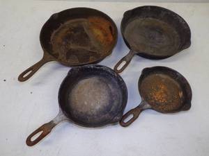 4 Cast Iron Fry Pans