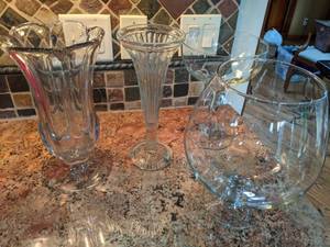lot 191 image: (2) Beautiful Crystal Vases, Super Sized Wine & Champagne Glasses