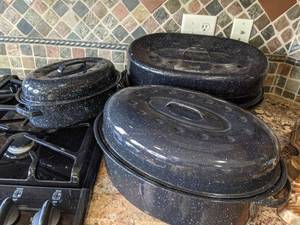 lot 61 image: Set of (3) Heavy Duty Roasting Pans in Various Sizes