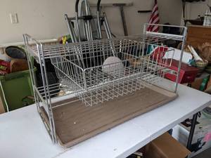 lot 202 image: Metal Wire Shelf, Wire Basket and Boot Tray