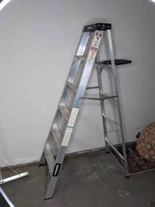 lot 210 image: Husky Step Ladder