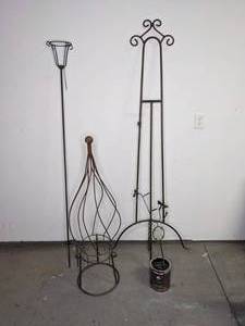 lot 218 image: Lot of 4 Garden Trellis