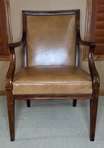 lot 28 image: Beautiful Vintage Leather Chair by Baker Furniture