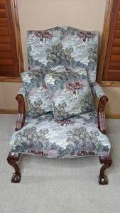 lot 24 image: Ornate Vintage Statesville Chair Depicting a Sport Hunt with Wood Accents and Two Pillows