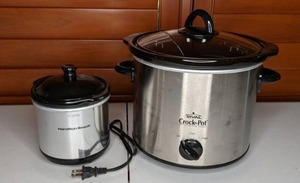 lot 40 image: Rival Crock Pot & Hamilton Beach Crock Pot