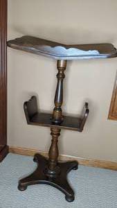 lot 33 image: Vintage Wooden Lectern, Bible or Cookbook Floor Stand