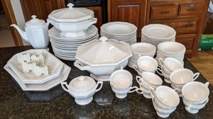 lot 71 image: Lot Of 93 Pieces Classic Rose Collection Rosenthal Group Germany