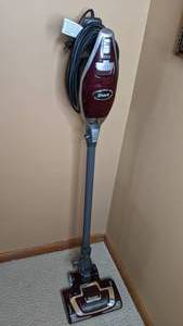lot 39 image: Shark Rocket Deluxe Pro Vacuum