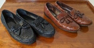 lot 148 image: (2) Pairs of Cole Baan Leather Loafers Black & Brown Size 8.5