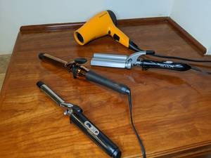 lot 125 image: Remington Hair Dryer, Conair & Revlon Hair Curlers
