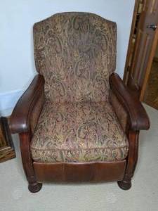 lot 101 image: Beautiful Brown Leather & Paisley Fabric Recliner