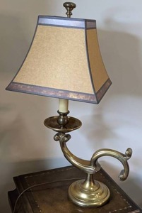 lot 32 image: Stunning Vintage Copper Lamp