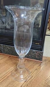 lot 194 image: Oversized Glass Vase