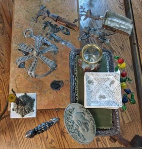lot 198 image: Mixed Lot of Home Dcor
