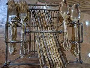 lot 247 image: Rogers Stainless Steel Flatware (Korea)