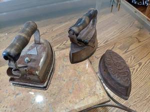lot 300 image: 3 Antique Irons American Beauty & Asbestos Sad Iron