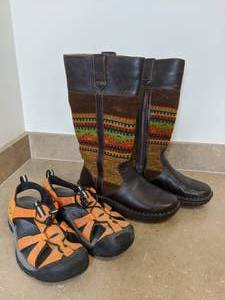 lot 323 image: Womens Keen Sandals and Born Boots