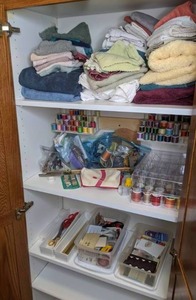 lot 336 image: Towels, Thread, Sewing Tools & Accessories