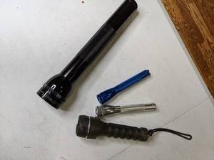 lot 308 image: Flashlight Lot
