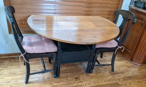 lot 314 image: Round Kitchen Table with storage and 2 chairs