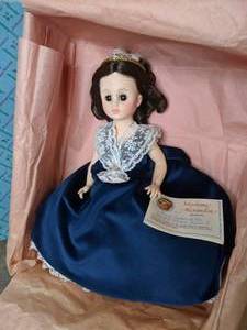 lot 375 image: Vintage Collectible Doll - Madame Alexander - Angelica Van Buren
