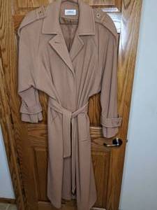 lot 316 image: Linda Allard Ellen Tracy Wool Trench Coat