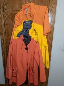 lot 318 image: Lot of Womens Spring Coats
