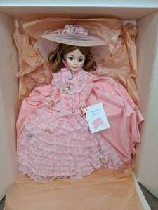 lot 352 image: Vintage Collectible Doll - Madame Alexander - Magnolia Portrait