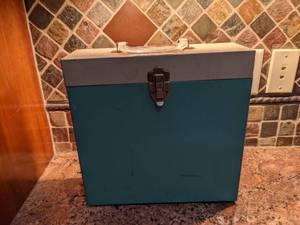 lot 863 image: Vintage Collection of 45 rpm Records in Sweet Little Record Case