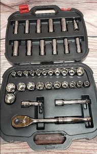lot 76 image: Husky 12 Drive Tool Set