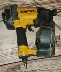lot 113 image: Bostitch Air Nail Gun