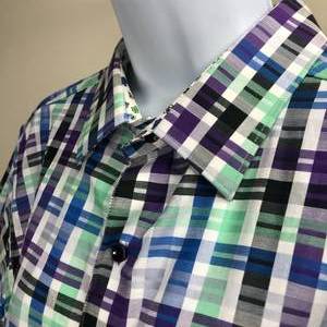 lot 67 image: Luxury Designer Plaid Abstract Pattern Robert Graham Short Sleeve Button Up Shirt