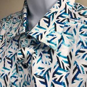 lot 69 image: Luxury Designer Blue Patterned Robert Graham Short Sleeve Button Up Shirt (XL)