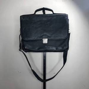lot 54 image: Black Samsonite Satchel Bag W Key
